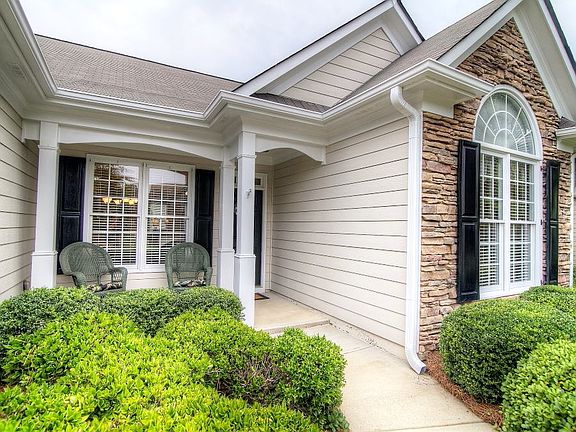 3rd image of 221 Elmbrook Ln