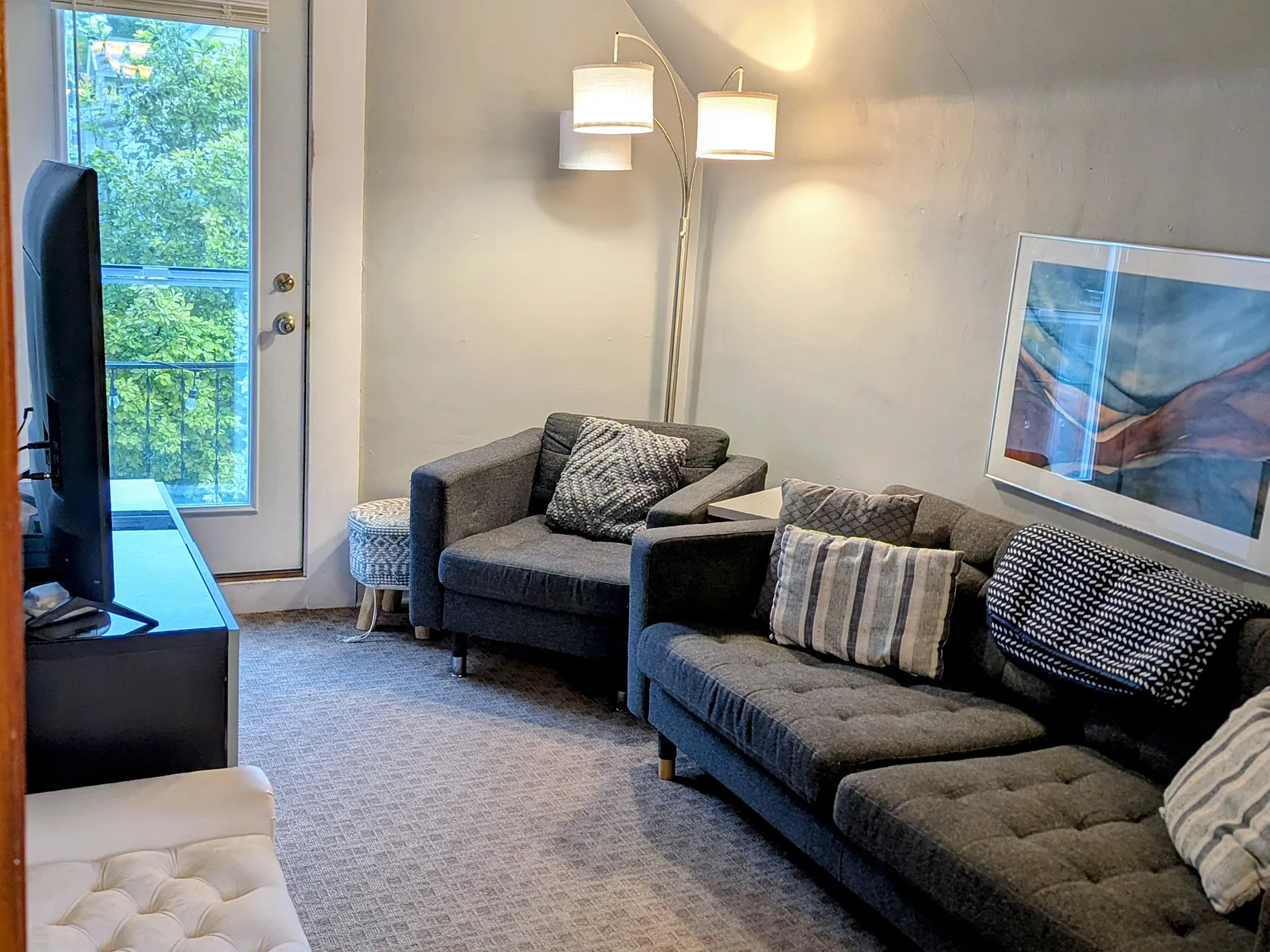 3 bed, 800 sqft, $1,740 — Photo 3