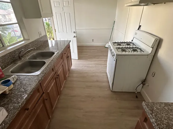 13330 Victory Blvd APT B, Van Nuys, CA 91401