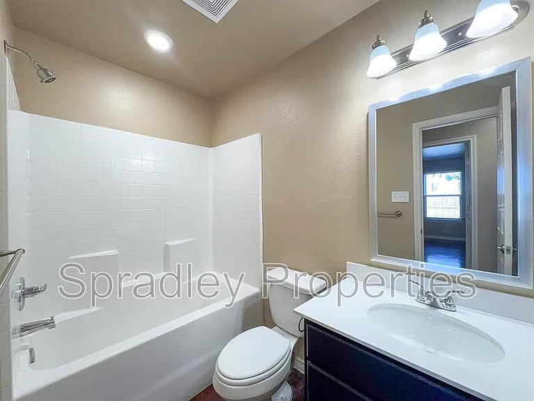 1654 Sabine Rd — Photo 6