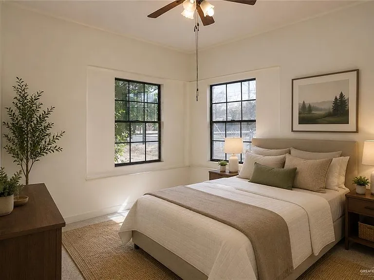 302 W Sam Houston Blvd — Photo 6