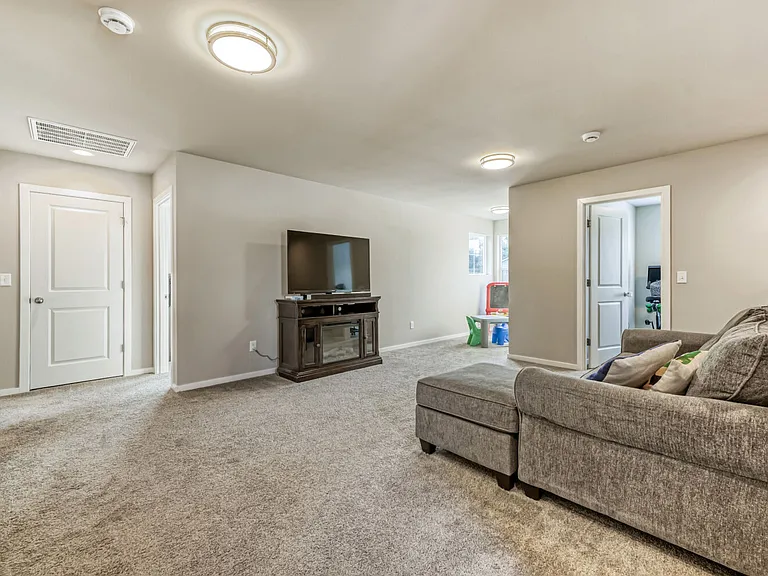 Generous Loft on 2nd floor