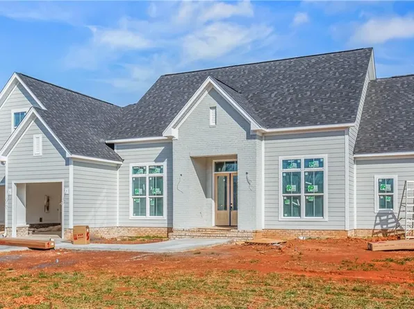 128 Meeting House Ln, Advance, NC 27006