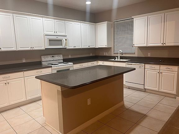 3rd image of 3809 Golden Knot Dr