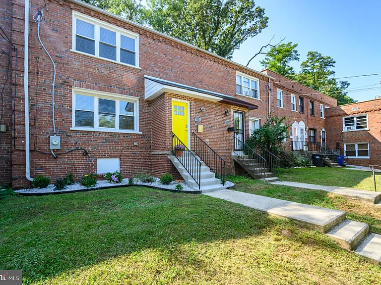 5053 Sheriff Rd NE — Photo 29