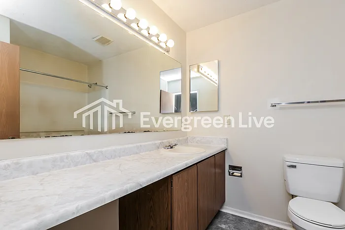 6544 Rolling Glen Dr — Photo 13