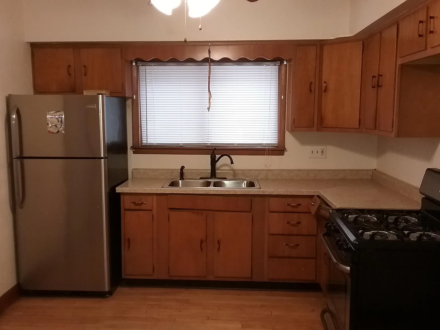2 bed, 1200 sqft, $1,300 — Photo 4