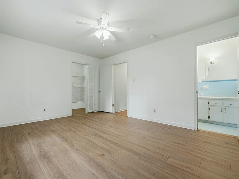 1160 Seven Springs Cir — Photo 17