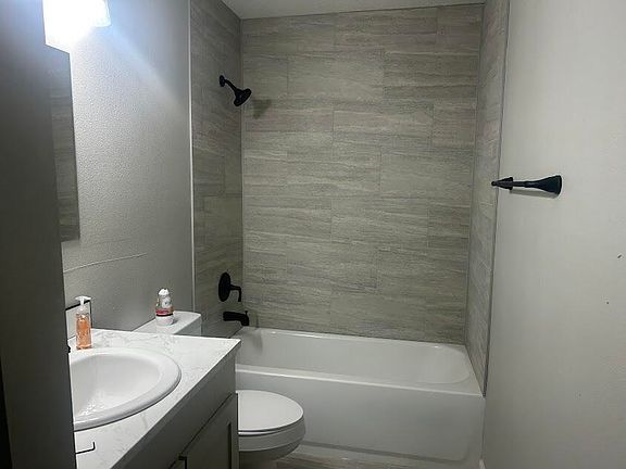 5th image of 1401 Dan St