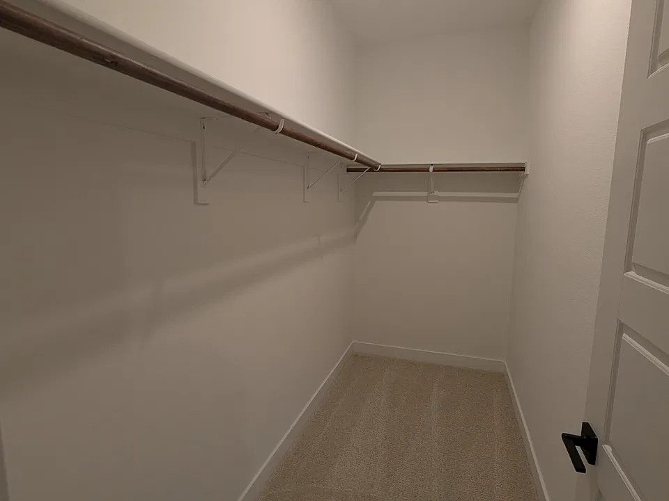 4.5' x 10' walk-in closet