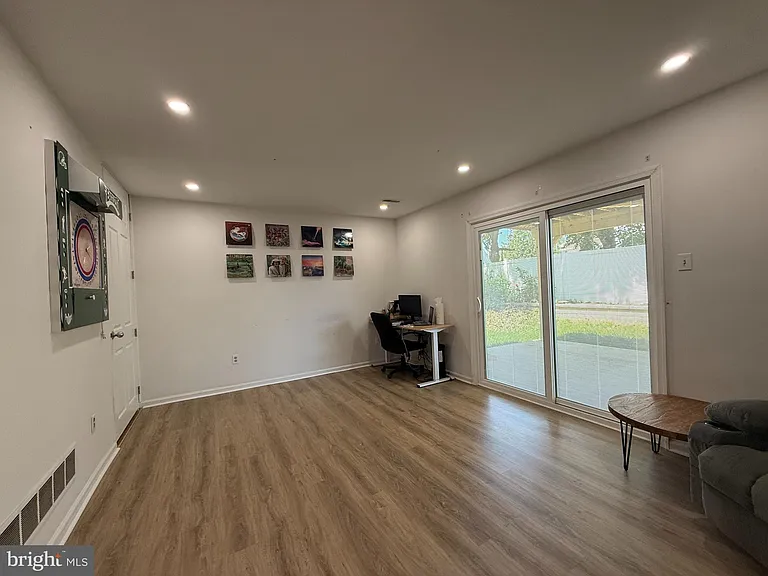 434 Pleasant Valley Dr — Photo 17