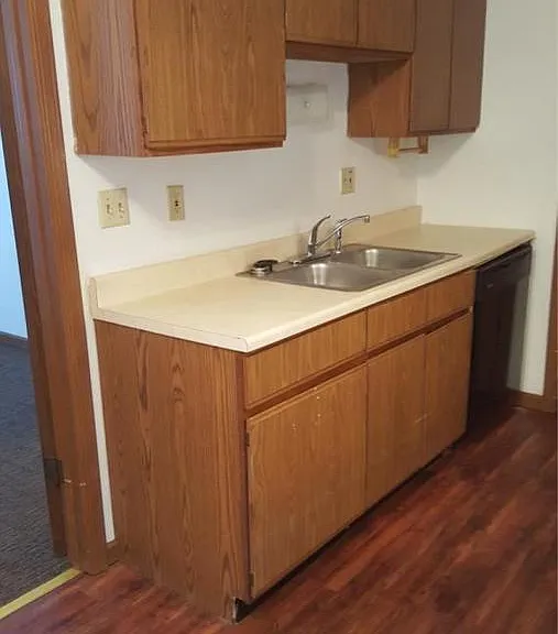 1013 Brookshire Ct #E — Photo 6