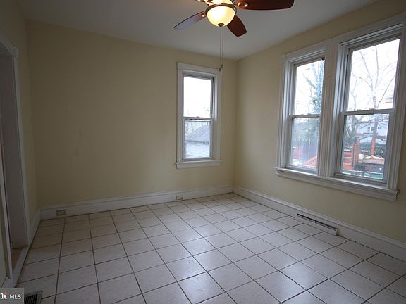 3rd image of 2215 43rd St