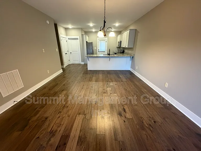 860 S Harkness St #H — Photo 7