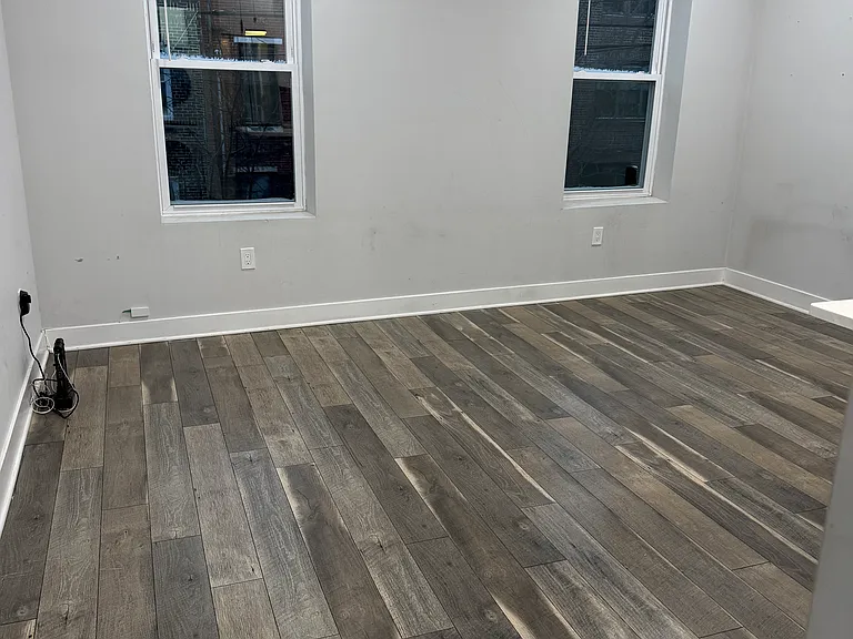811 S 5th St — Photo 1