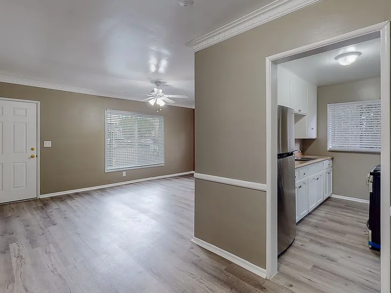 1818 N Kingsley Dr — Photo 25