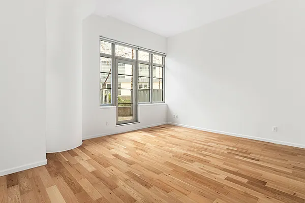 Sold by Modern Spaces | media 4