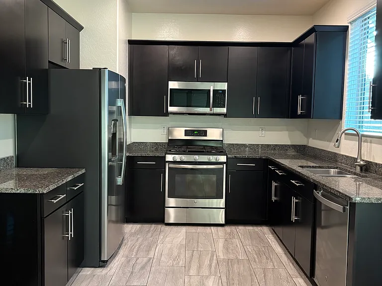 3183 S Magnolia Ln — Photo 6