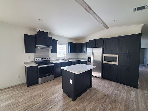 3rd image of 712 Hollow Ln