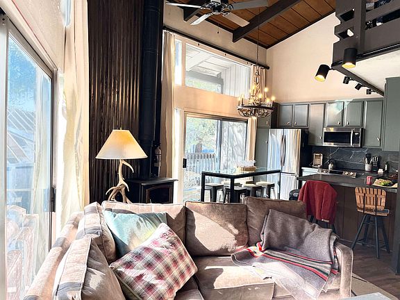 5th image of 286 Old Mammoth Rd APT 7