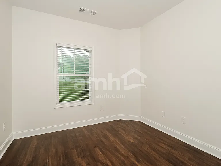 121 Coulter Woods Dr — Photo 13