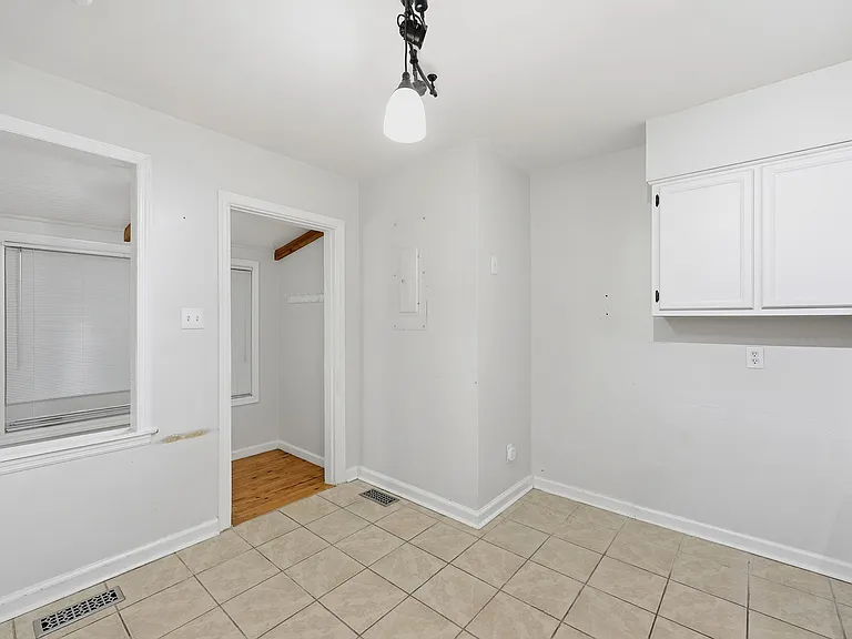 1407 Midgett Dr — Photo 5