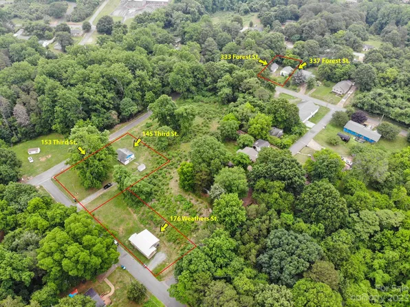 145 3rd St, Forest City, NC 28043