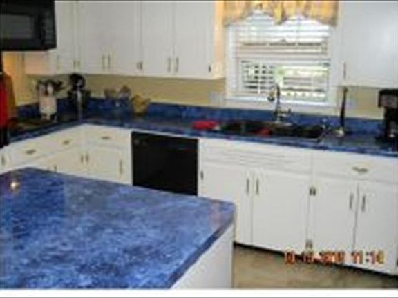 4th image of 2703 Highland Dr NE
