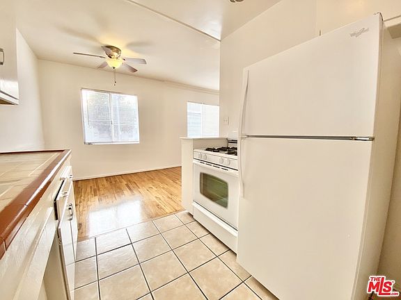 5th image of 1338 N Vista St #2A