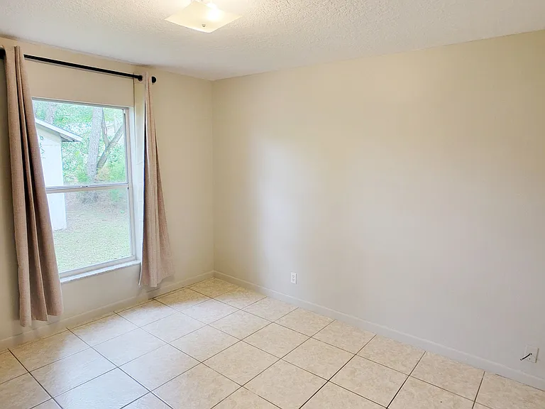 8411 N Greenwood Ave — Photo 16