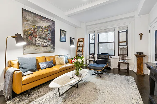 Sold by Nest Seekers International | media 9