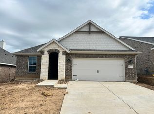 3517 Columbus St, Gainesville, TX 76240