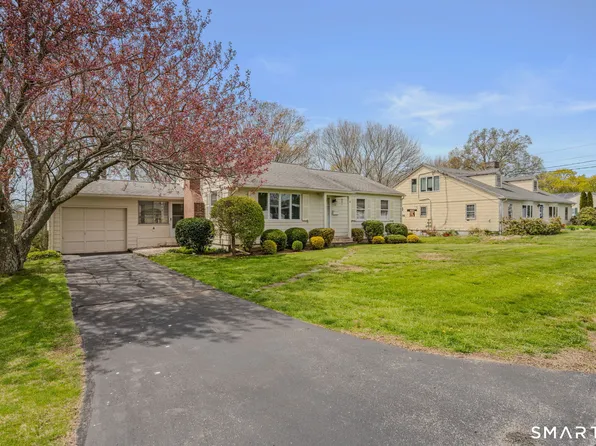 4 Champlin Hill Court, East Lyme, CT 06357