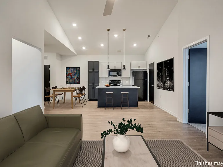Uptown Square Apartments — Photo 21