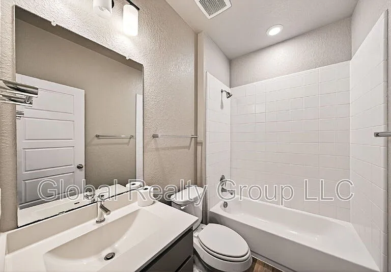 4610 Sebastian Oak — Photo 11