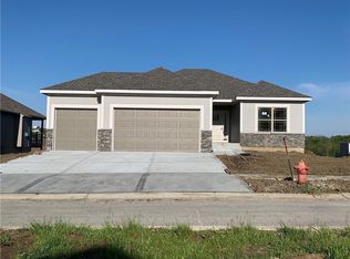 639 SW Gateway Ct, Grain Valley, MO 64029