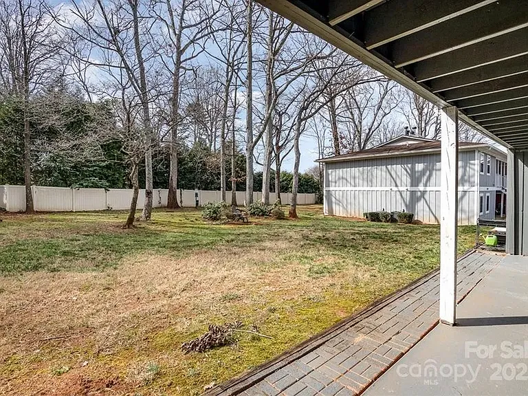 7610 Woods Ln #5 — Photo 31