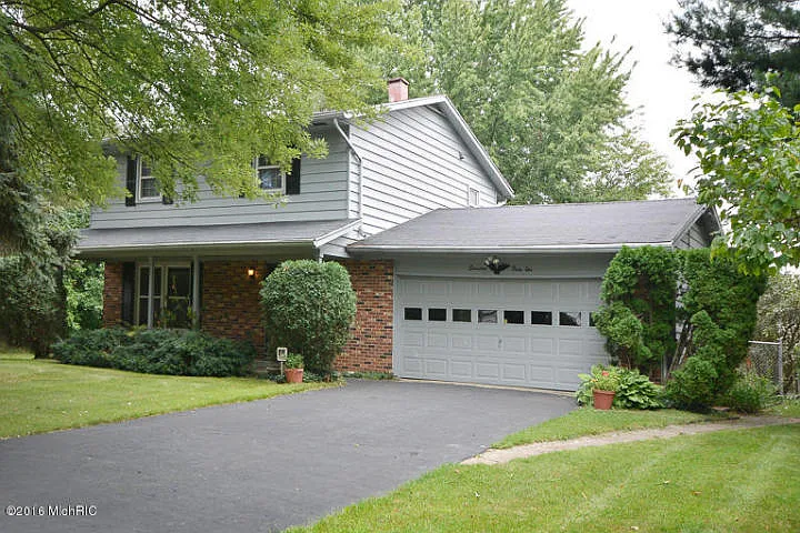 1741 Whitegate Ln photo 1