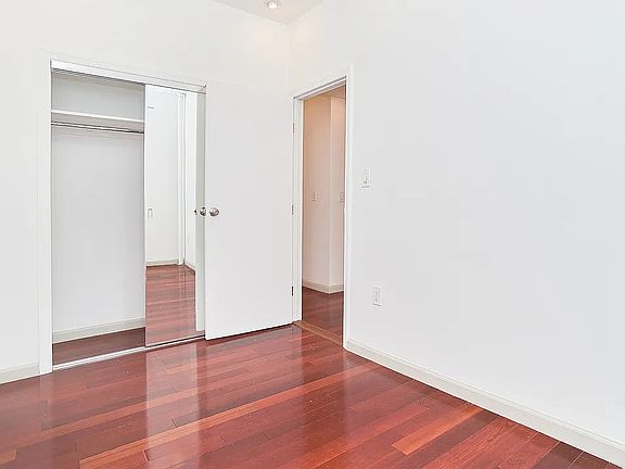 4th image of 152 E 22nd St APT 4D