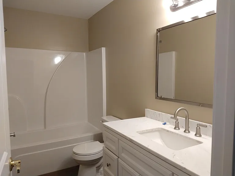 3880 Simpson Rd E — Photo 5