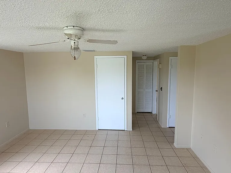 5848 Siesta Ln — Photo 2
