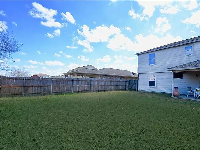 2309 Maedell Dr — Photo 9