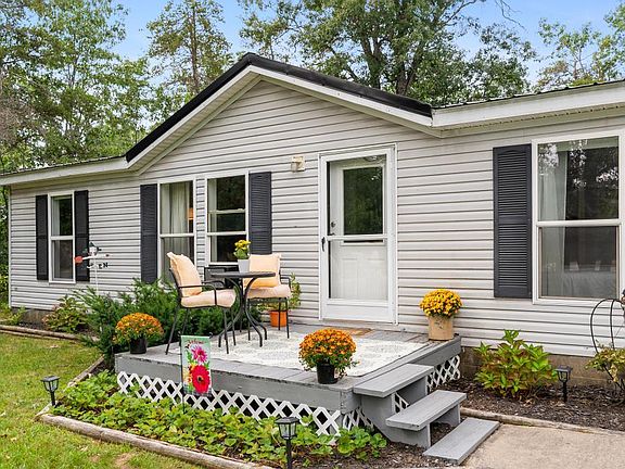 2nd image of 6028 Berry Ln