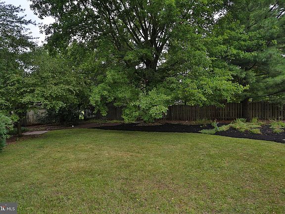 3rd image of 1574 Grey Ln