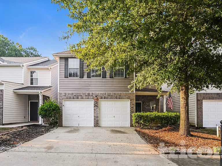 222 Southwind Ln — Photo 1