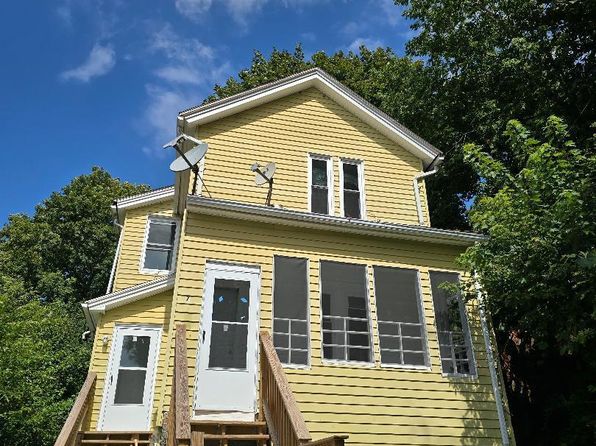 7 Ash St