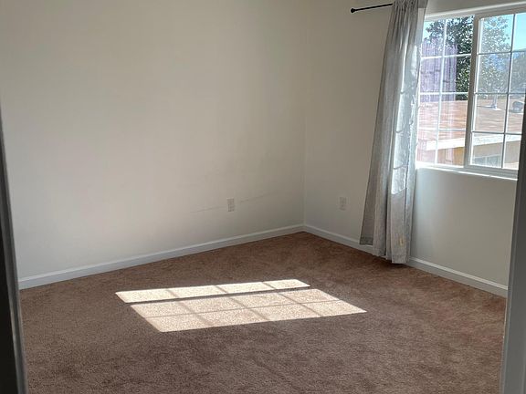 5th image of 13914 Bessemer St #1
