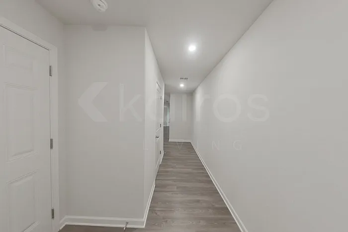 3 bed, 2.5 bath, 1648 sqft, $1,675 — Photo 3