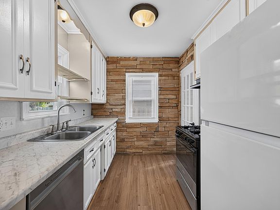 3rd image of 1701 4th St E
