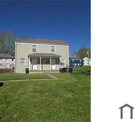 9526 Harrison St — Photo 1